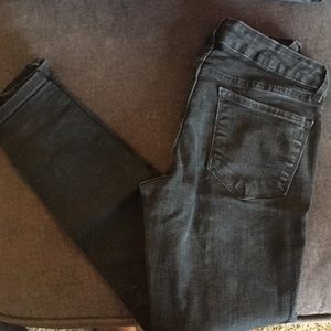 Black toothpick skinny jeans from old navy size 6